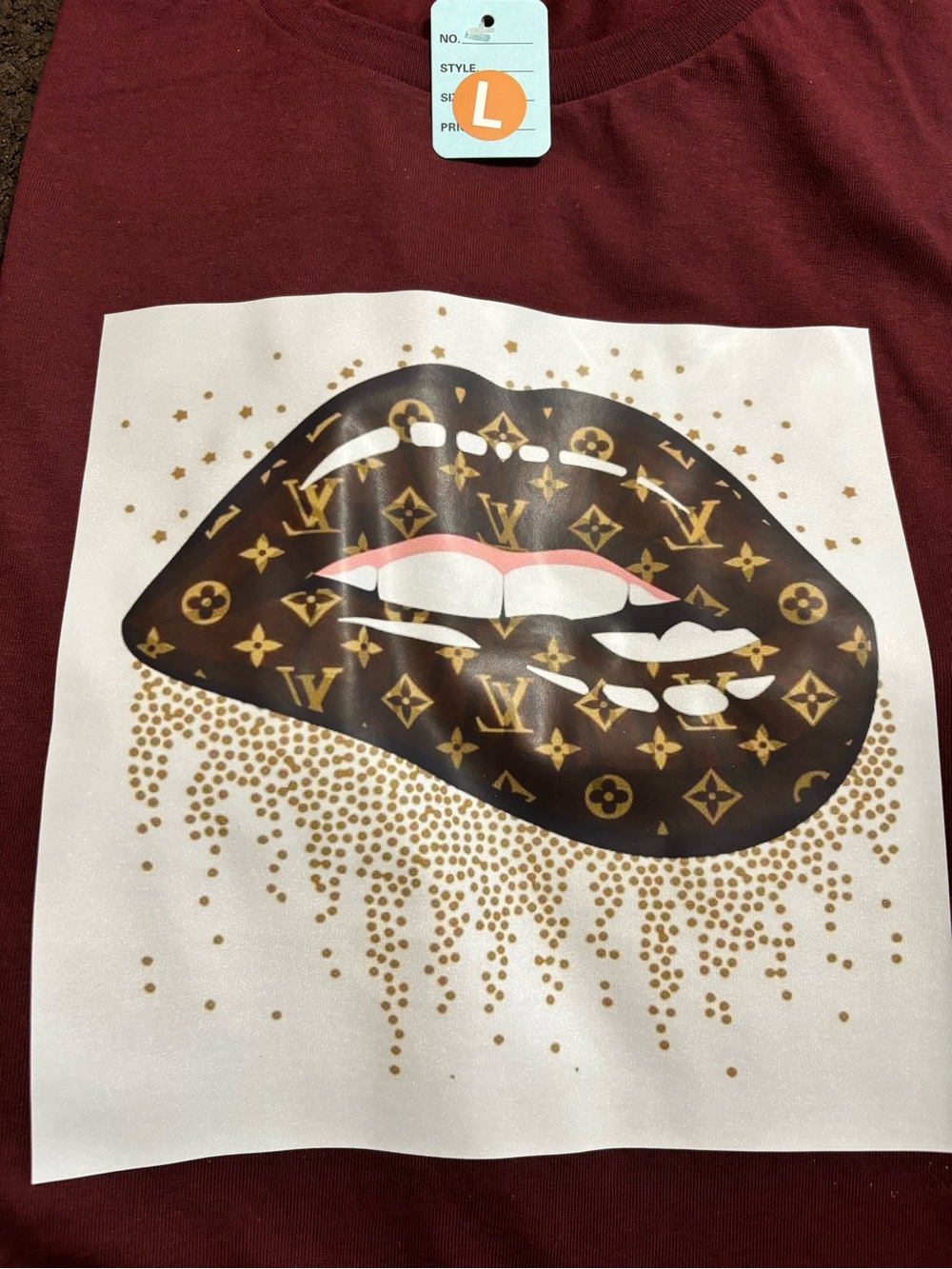 NEW Maroon Graphic Tee with Luxury Logo Lip drip - Large